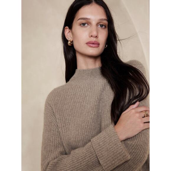 Banana Republic Curio Cashmere Ribbed Sweater - M - Picture 2 of 3